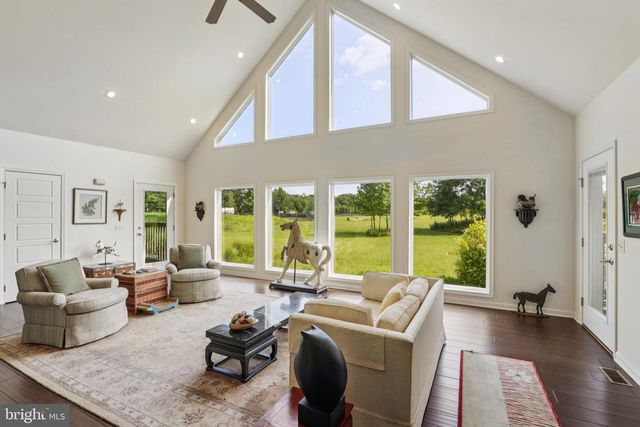 296 SHARON RD, Robbinsville, NJ 08691