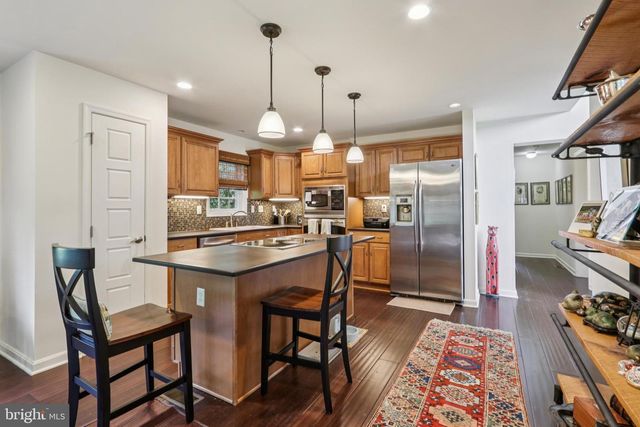 296 SHARON RD, Robbinsville, NJ 08691