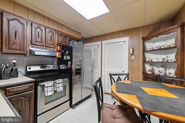 5868 N 6TH ST, Philadelphia, PA 19120