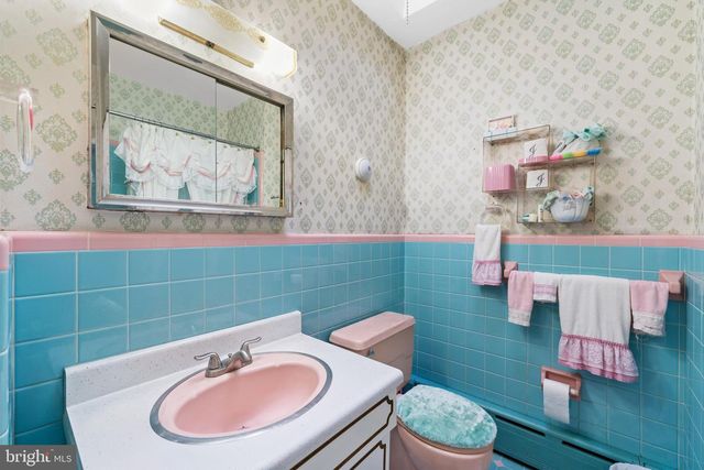 5868 N 6TH ST, Philadelphia, PA 19120