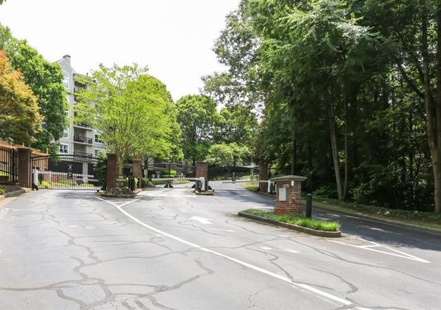 1209 River Green NW Drive, Atlanta, GA 30327