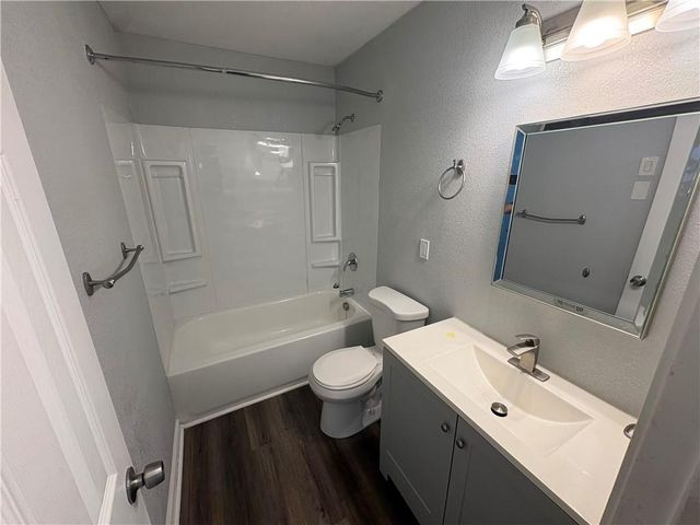9122 Askew Avenue, Kansas City, MO 64132