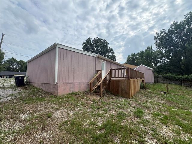 9122 Askew Avenue, Kansas City, MO 64132