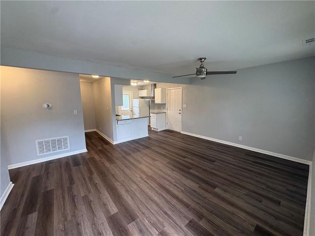 9122 Askew Avenue, Kansas City, MO 64132
