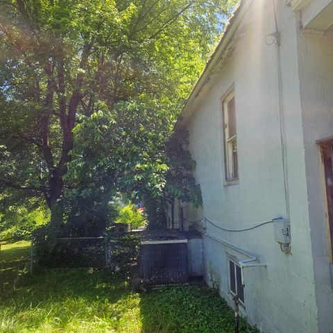1124 Delaware Ave, Knoxville, TN 37921