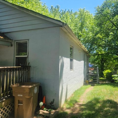 1124 Delaware Ave, Knoxville, TN 37921