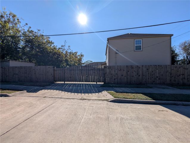 1300 Cypress Street, Baytown, TX 77520