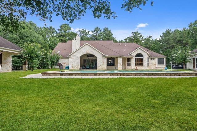 20319 Country Lake Drive, Magnolia, TX 77355