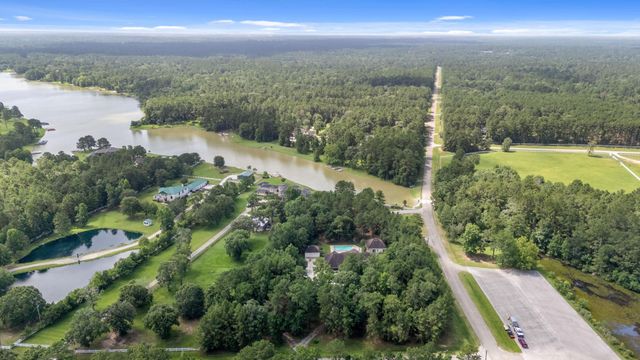 20319 Country Lake Drive, Magnolia, TX 77355