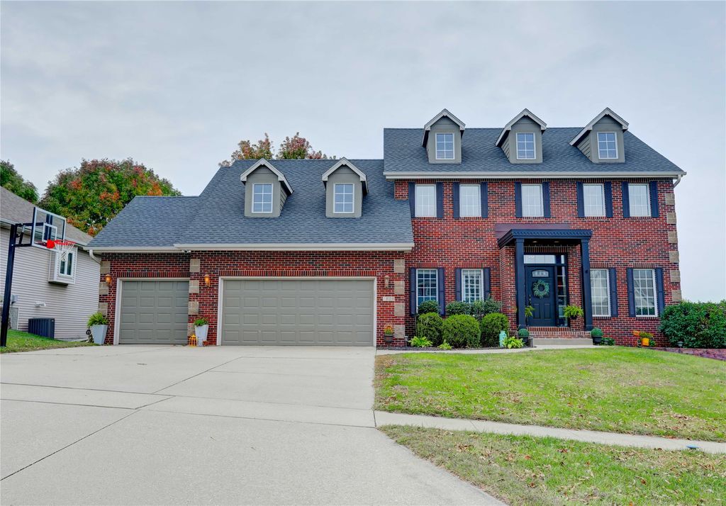 1626 NW 124th Street, Clive, IA 50325