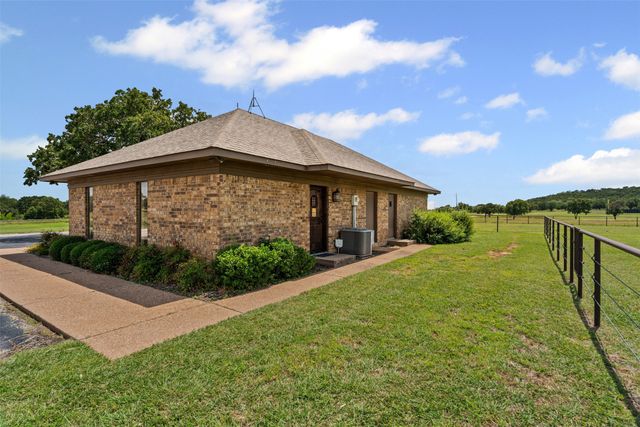 108 Carol Street, Graham, TX 76450