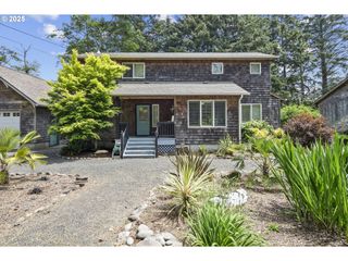 415 Spruce Ave, Gearhart, OR 97138