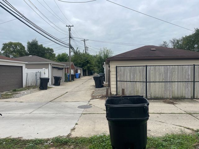 615 W 95th Street, Chicago, IL 60628