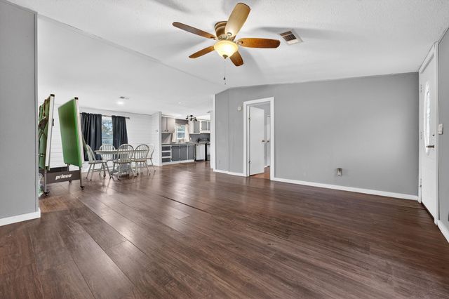 2841 Kings Lake Road, Defuniak Springs, FL 32433