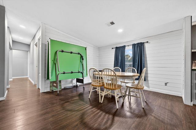 2841 Kings Lake Road, Defuniak Springs, FL 32433