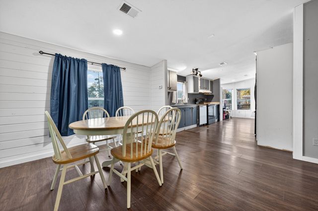 2841 Kings Lake Road, Defuniak Springs, FL 32433