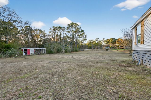 2841 Kings Lake Road, Defuniak Springs, FL 32433
