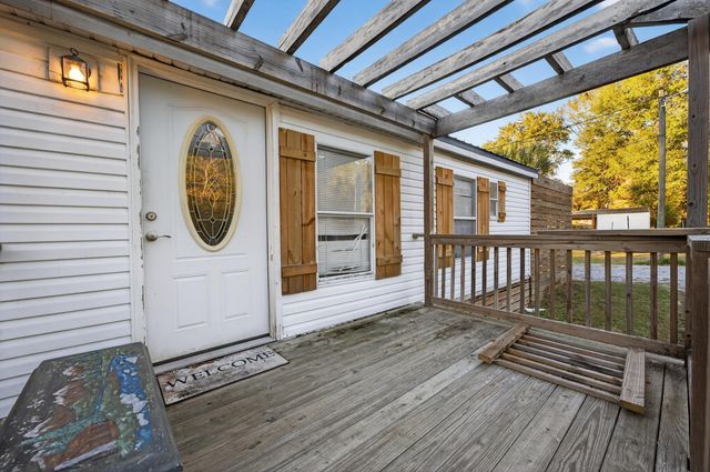 2841 Kings Lake Road, Defuniak Springs, FL 32433