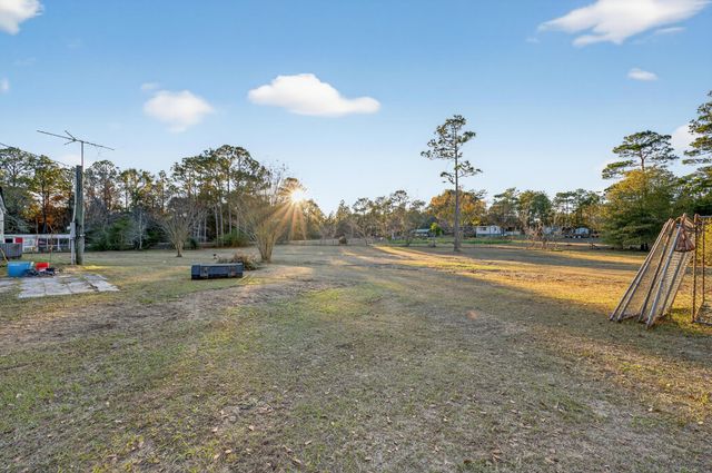 2841 Kings Lake Road, Defuniak Springs, FL 32433