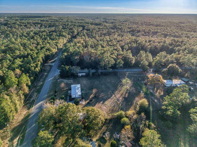 2841 Kings Lake Road, Defuniak Springs, FL 32433