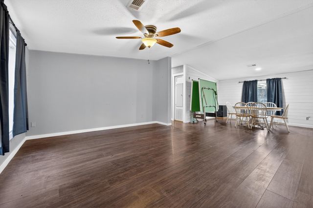 2841 Kings Lake Road, Defuniak Springs, FL 32433