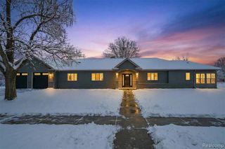 21527 Parke Lane, Grosse Ile, MI 48138