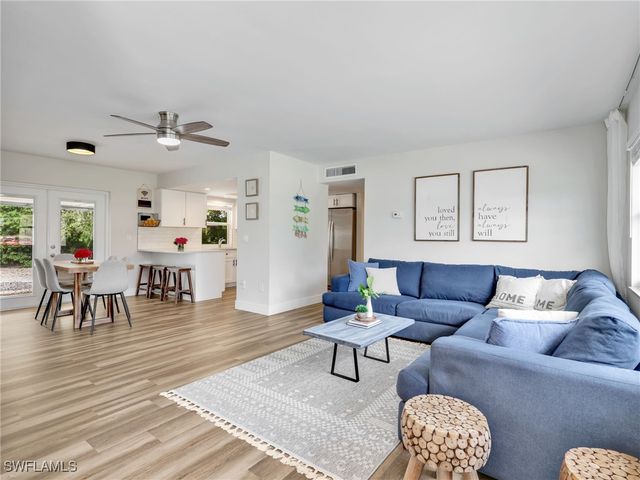 3511 Santiago Way, Naples, FL 34105