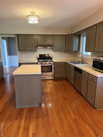 25979 Petros Boulevard, Novi, MI 48375