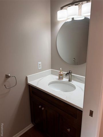 25979 Petros Boulevard, Novi, MI 48375