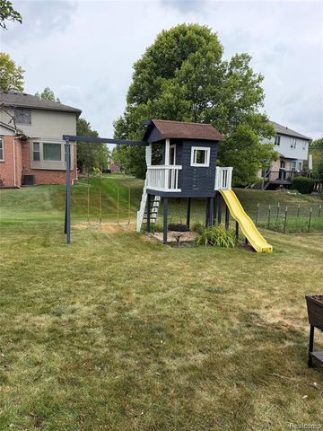 25979 Petros Boulevard, Novi, MI 48375
