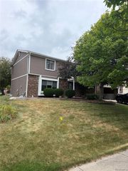 25979 Petros Boulevard, Novi, MI 48375