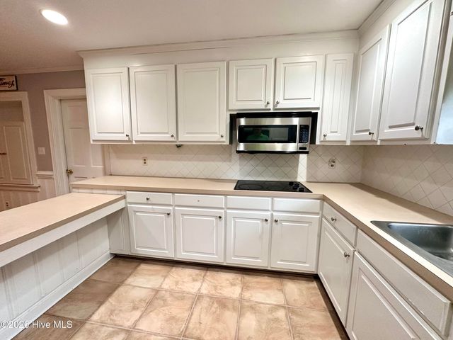 2106 Southview Drive, Greenville, NC 27858