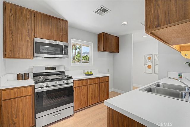 1360 E Gem Circle, Palm Springs, CA 92262