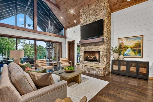 66 Rome Point, Blue Ridge, GA 30513