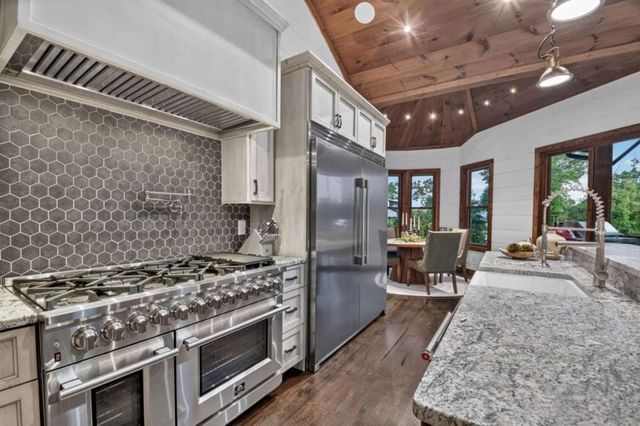 66 Rome Point, Blue Ridge, GA 30513
