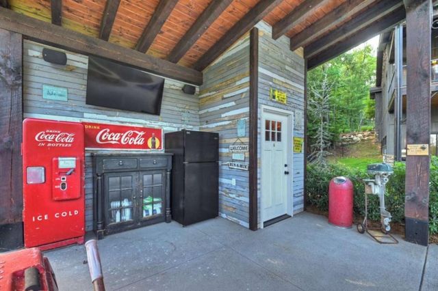 66 Rome Point, Blue Ridge, GA 30513