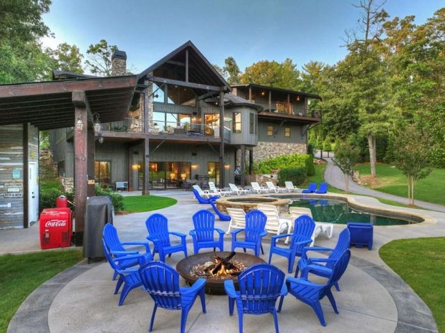 66 Rome Point, Blue Ridge, GA 30513