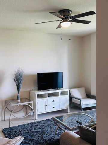 255 NE 3rd 2503, Delray Beach, FL 33444