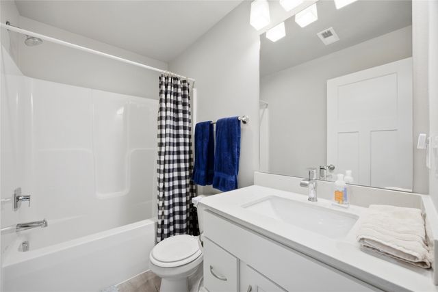 1422 NE Cedarwood Drive, Grimes, IA 50111
