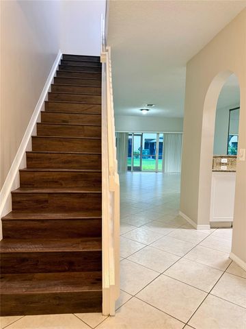 387 SW 122nd Ter 387, Pembroke Pines, FL 33025