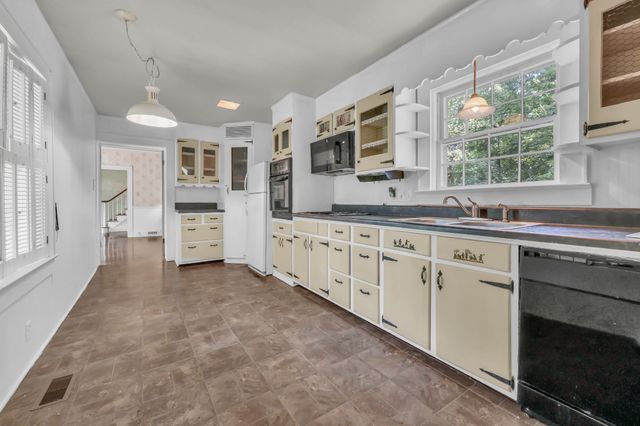 2545 Norwood Dr, Woodlawn, TN 37191