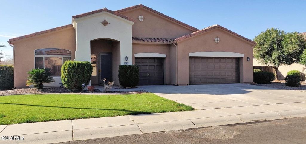 1021 W HORSESHOE Avenue, Gilbert, AZ 85233