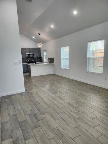 1418 Road 5607, Cleveland, TX 77327