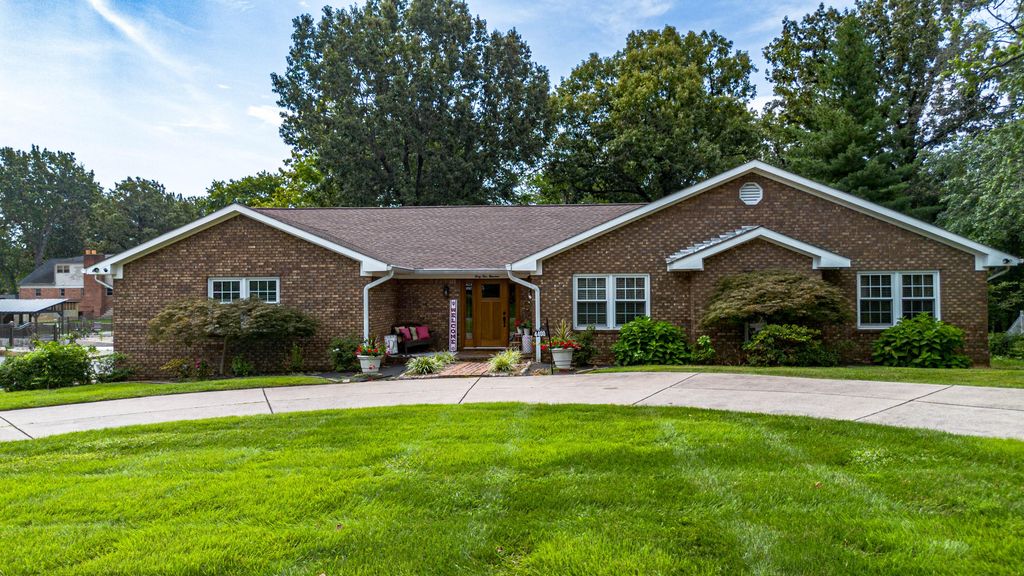4400 Court Avenue, Paducah, KY 42001
