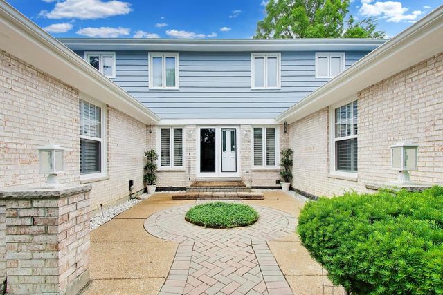 4225 Terri Lyn Lane, Northbrook, IL 60062