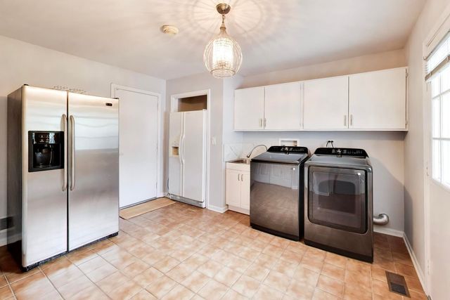 4225 Terri Lyn Lane, Northbrook, IL 60062