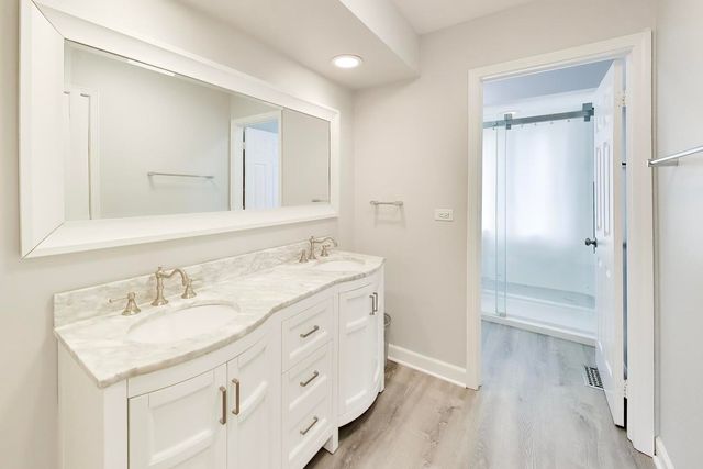 4225 Terri Lyn Lane, Northbrook, IL 60062