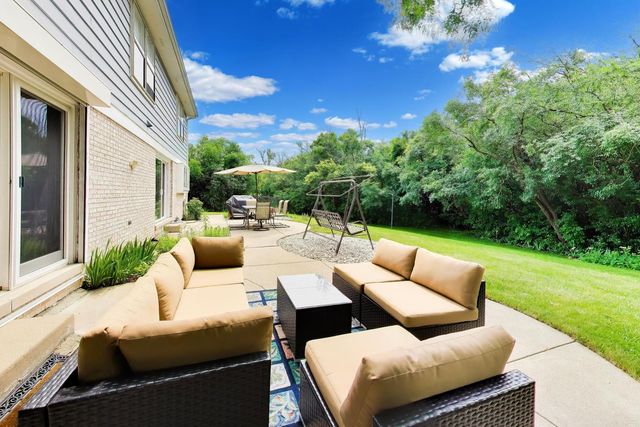 4225 Terri Lyn Lane, Northbrook, IL 60062