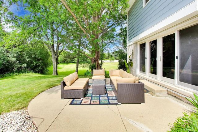 4225 Terri Lyn Lane, Northbrook, IL 60062