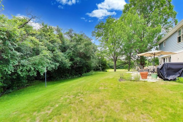 4225 Terri Lyn Lane, Northbrook, IL 60062